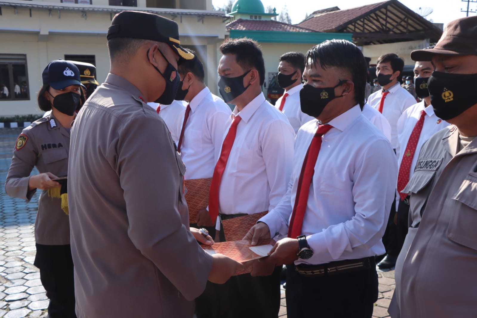 Polsek Payung dan Satreskrim Terima Penghargaan dari Kapolres Tanah Karo