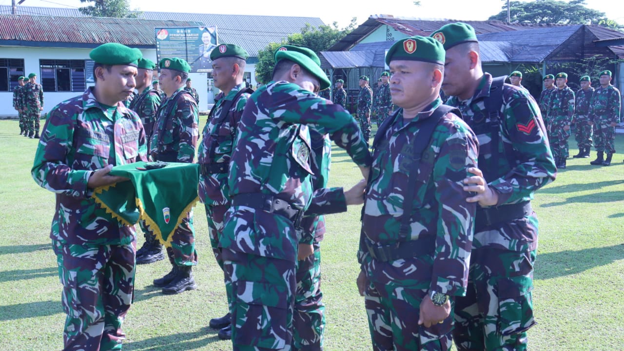 Dandim 0209/LB Lantik 40 Personel Naik Pangkat dan Terima 3 Personel Masuk Satuan.