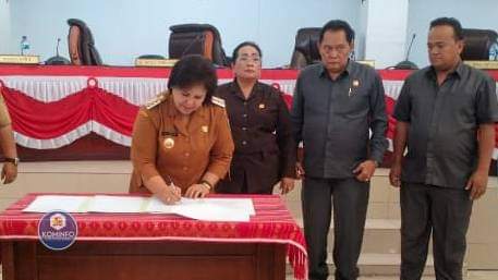 Bupati Karo Bersama DPRD Tetapkan 3 Ranperda Menjadi Perda