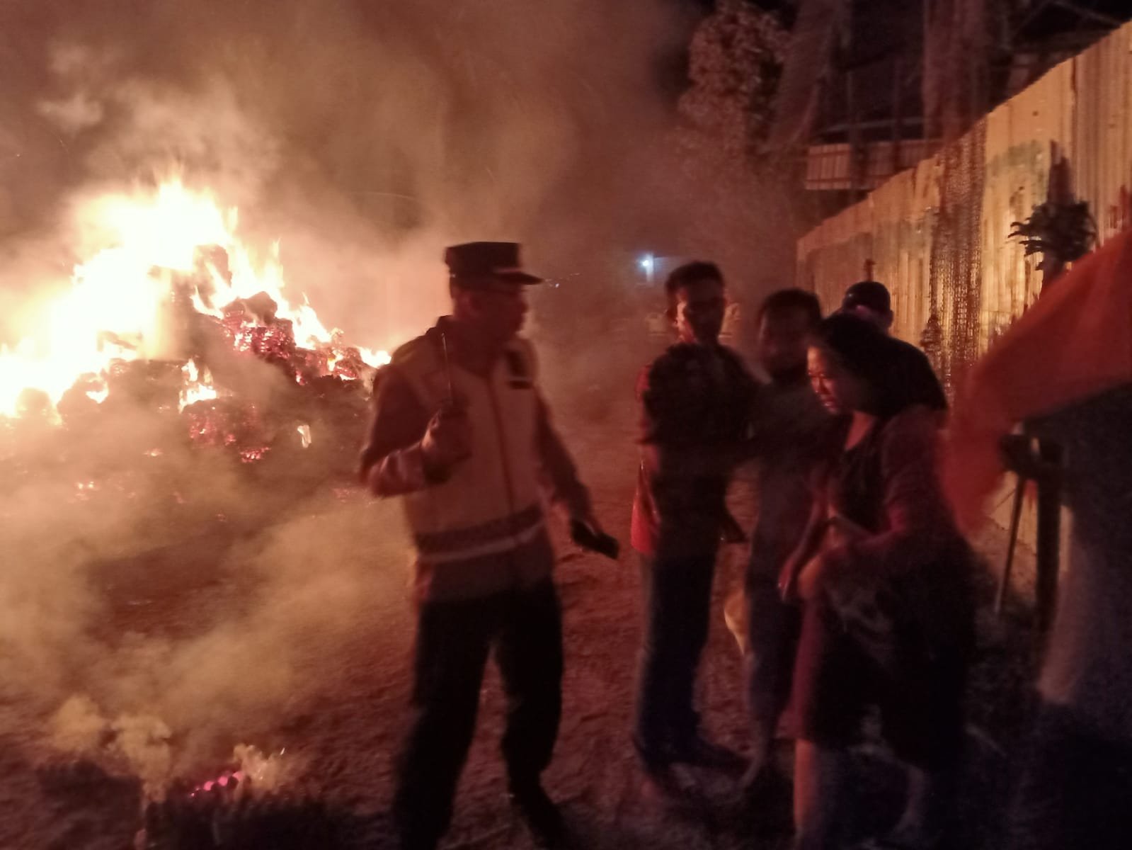 Ditinggal Pergi Pemilik, Satu Rumah di Pantai Labu Pekan Hangus Dilalap Sijago Merah