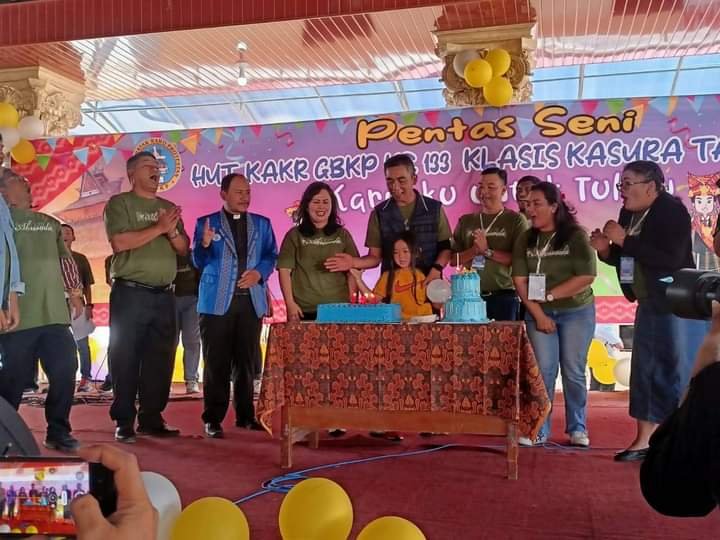 Wakil Bupati Karo, Theopilus Ginting Hadiri HUT KAKR GBKP