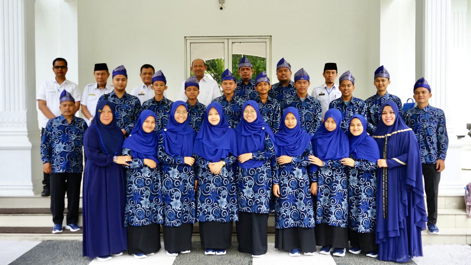 Syah Afandin Melepas Kafilah Langkat Ikuti STQ Sumut