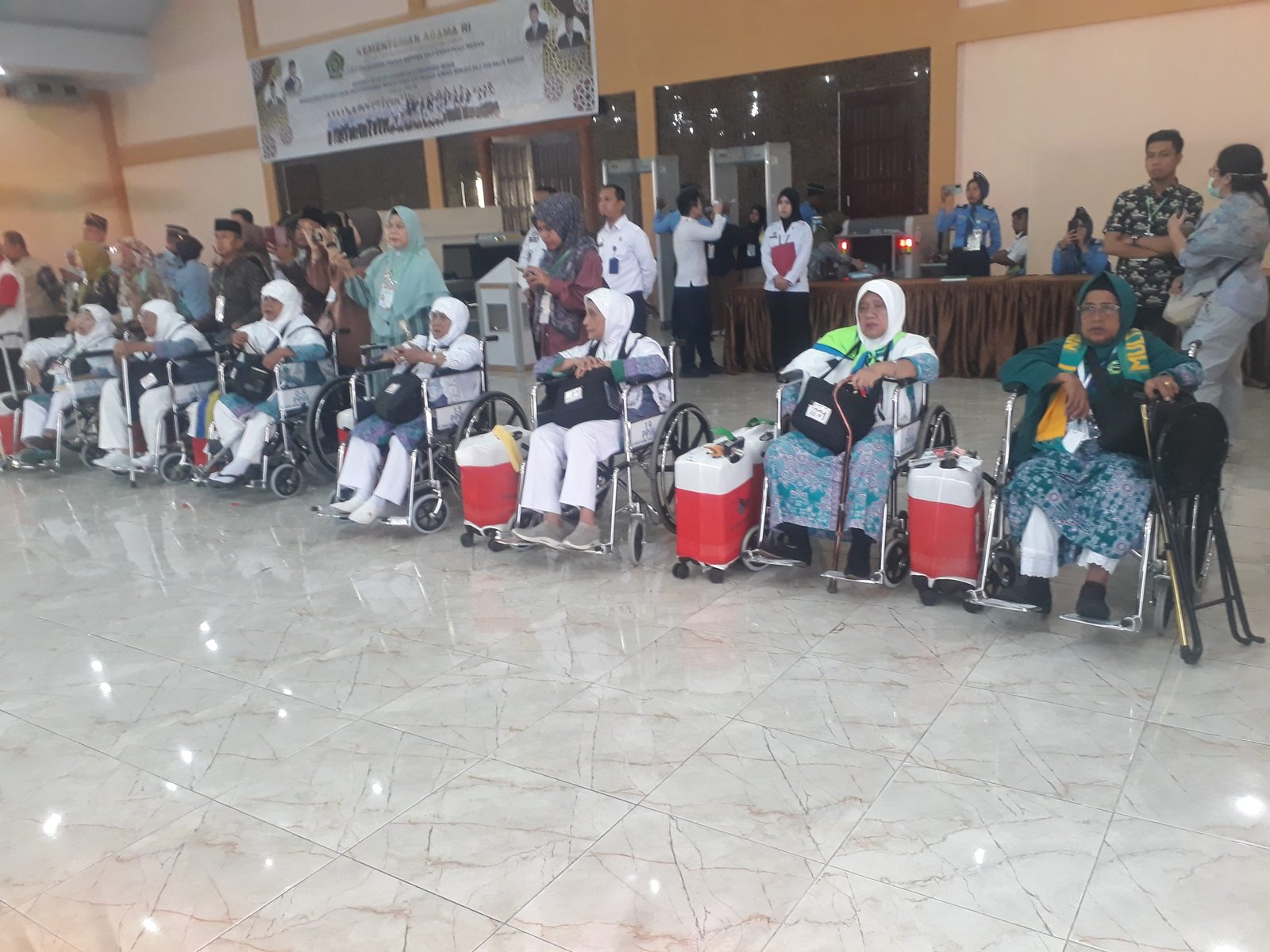 Lepas Kloter 8, Qosbi : Layani Jemaah Dengan Ikhlas