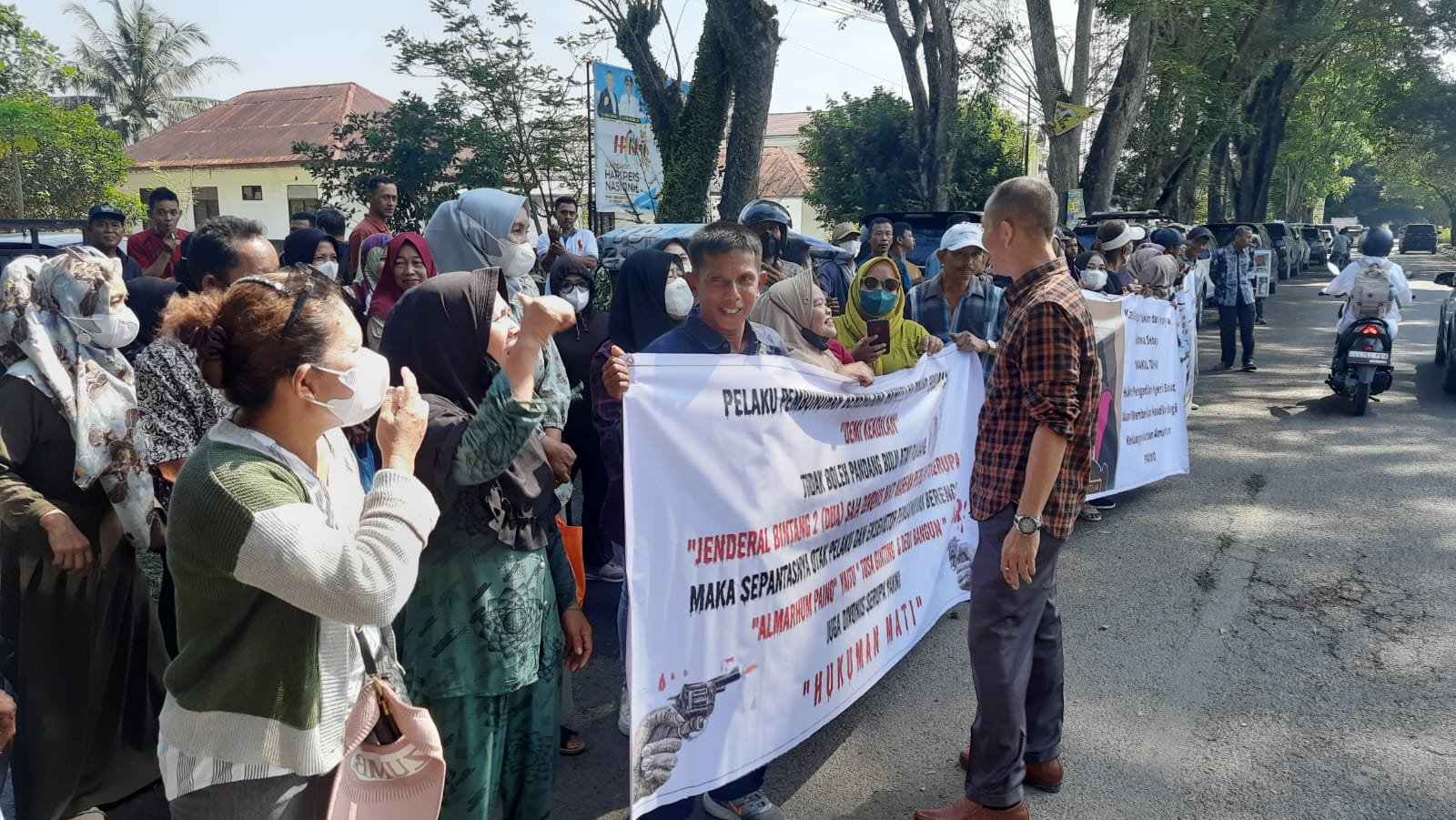 Personil Polres Langkat Disiagakan Sidang Perdana Tindak Pidana Kasus Pembunuhan Paino di PN Stabat