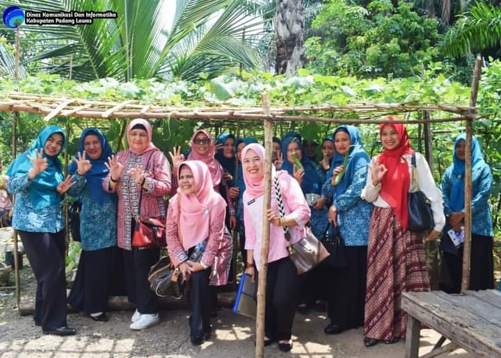 Tim Supervisi dan Monitoring TP PKK Provsu Kunjungi Desa Binaan di Kabupaten Palas.