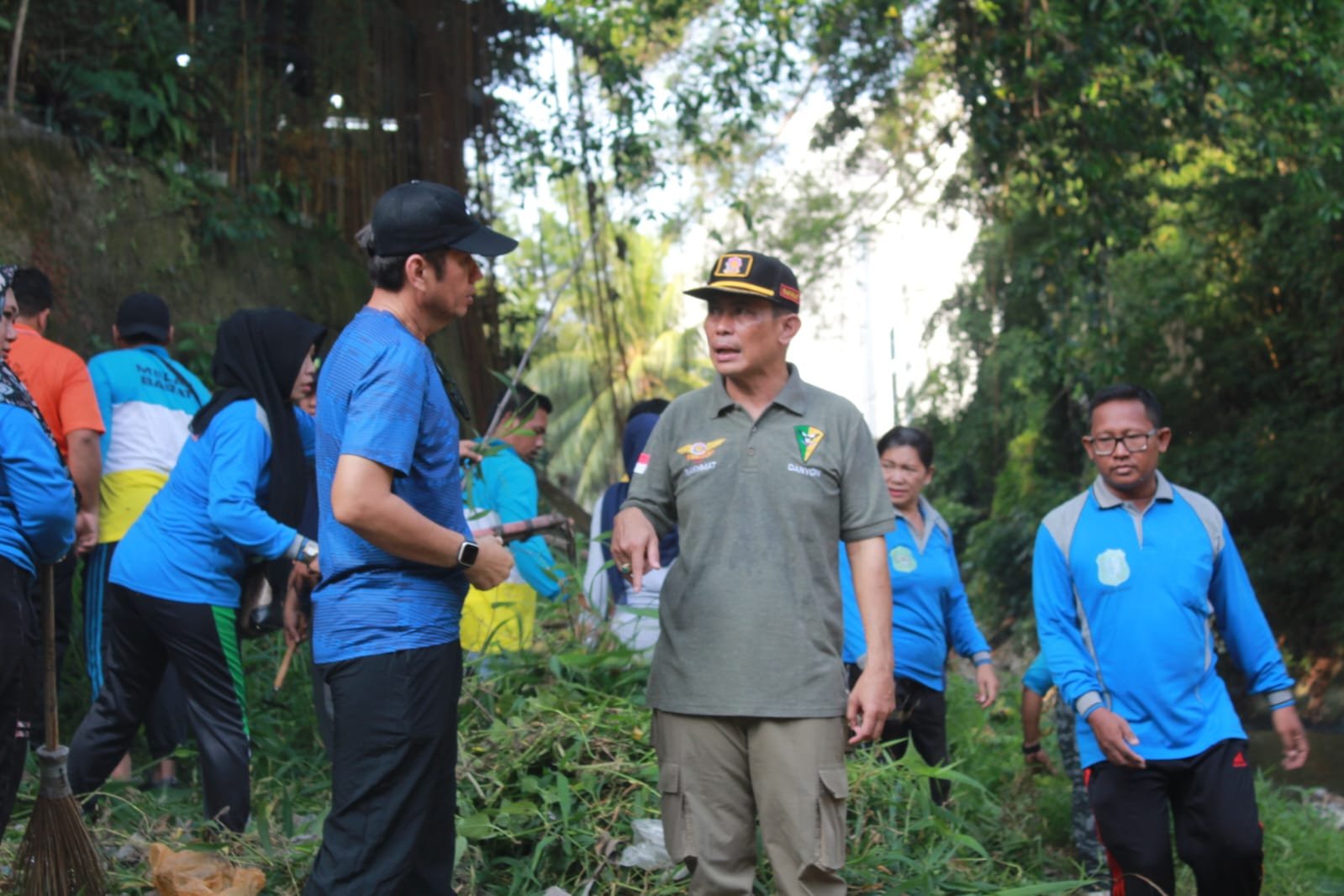 Tim Gabungan Pemko Medan Gelar Gotong Royong Massal di Pinggiran Sungai Deli