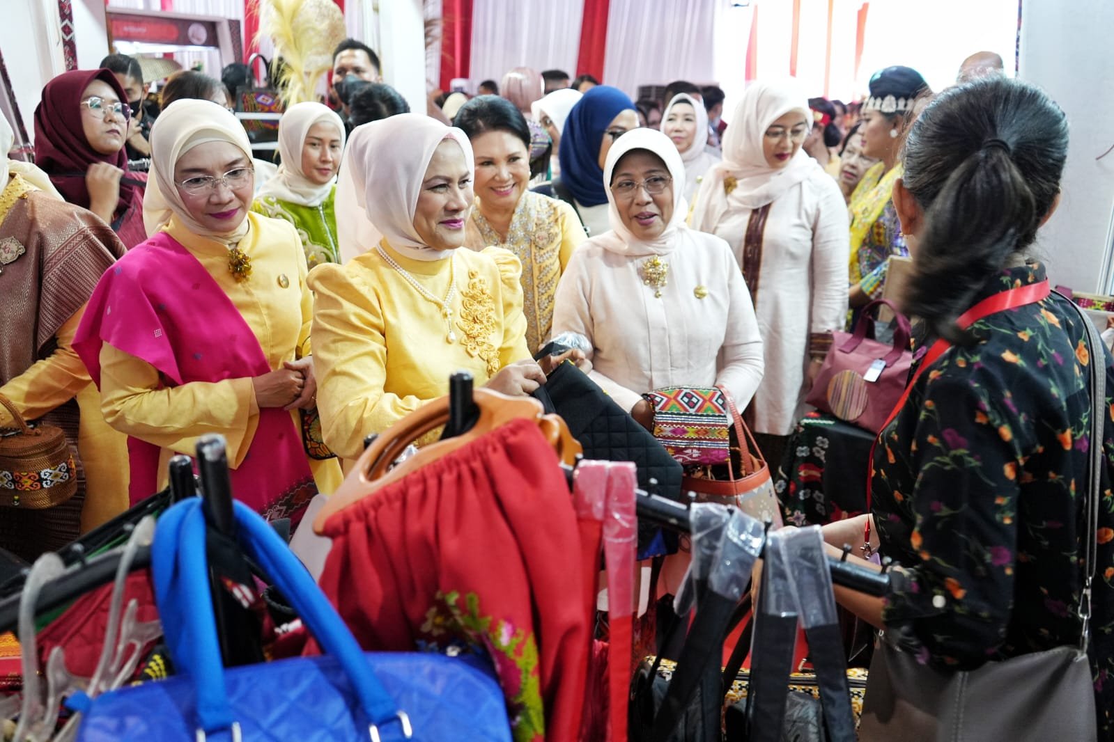 Berlangsung Meriah, Expo Hut Dekranas ke-43 Mendapat Apresiasi Dari Ketua Dekranasda Kab/ Kota di Indonesia