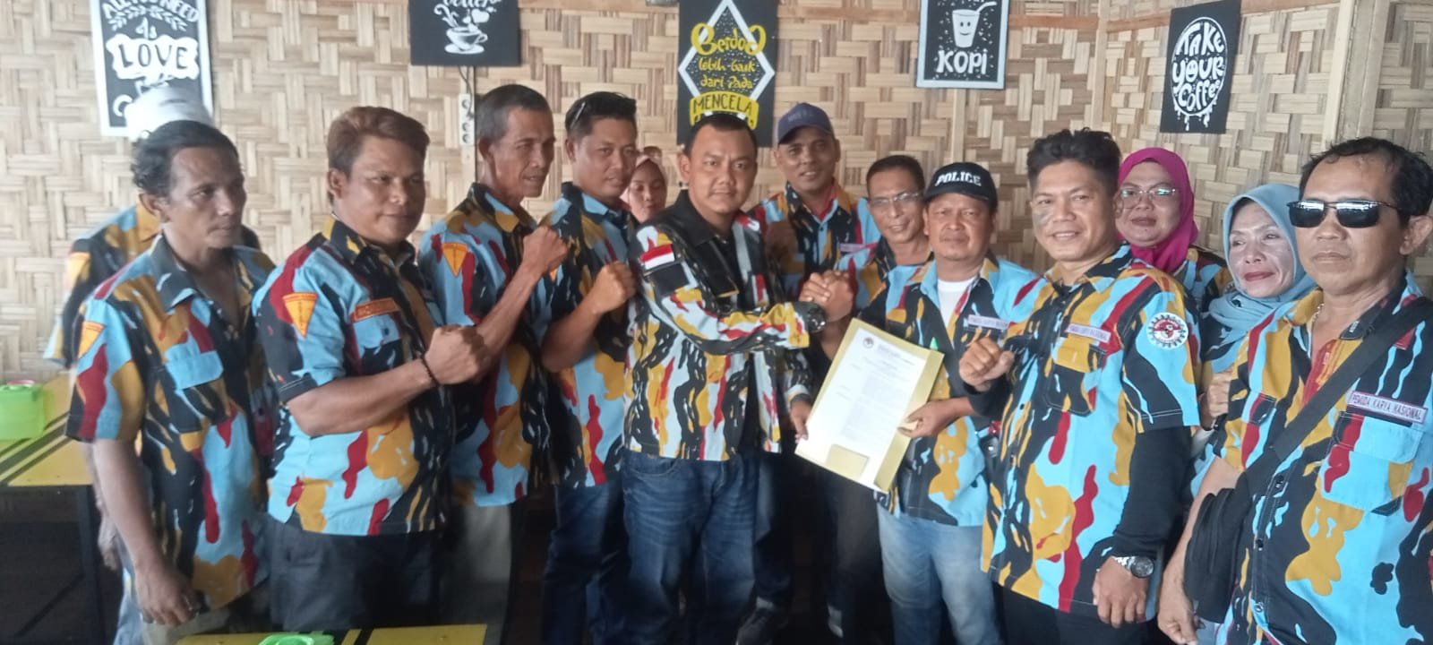 Pemuda Karya Nasional Kabupaten Langkat, Serahkan SK ke PAC PKN Kecamatan Babalan Periode 2023-2028.