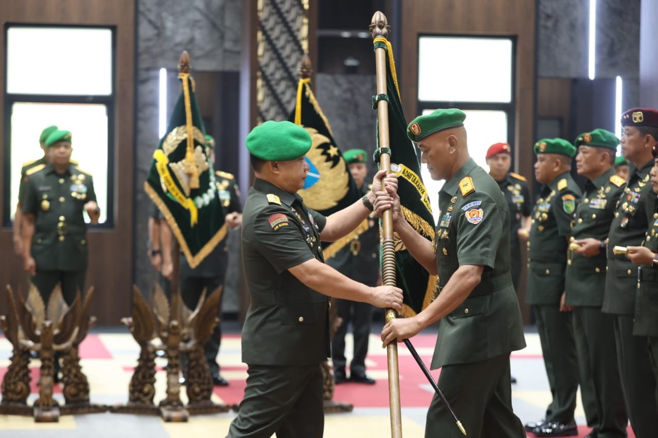 Kasad Pimpin Serah Terima Enam Jabatan Strategis di TNI AD