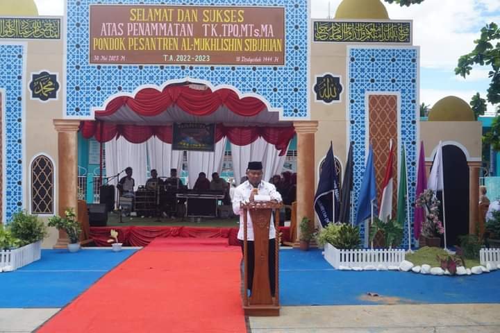 Hadiri Kelulusan Siswa Siswi Ponpes Al Mukhlisin Sibuhuan, Ini Pesan Plt. Bupati Palas
