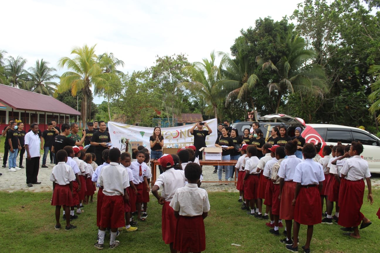 Satgas Yonif 132/BS Bersama Horison Hotels Group, Dukung Kemajuan Pendidikan Di Perbatasan RI-PNG