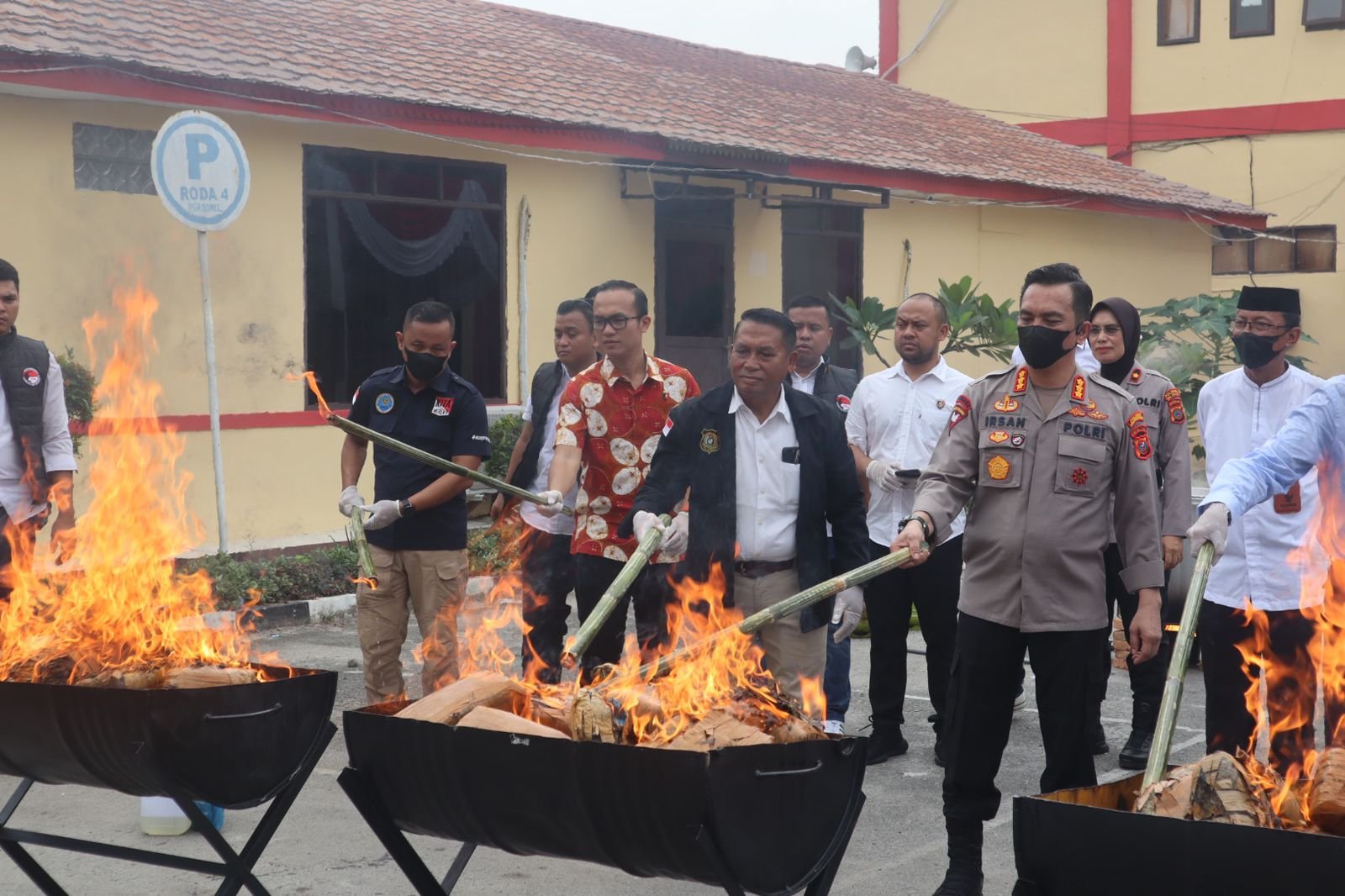 Polresta DS Rebus 172,9 Kilo Sabu dan 9.452 Butir Ekstasi, 19,38 Kilo Ganja Dibakar