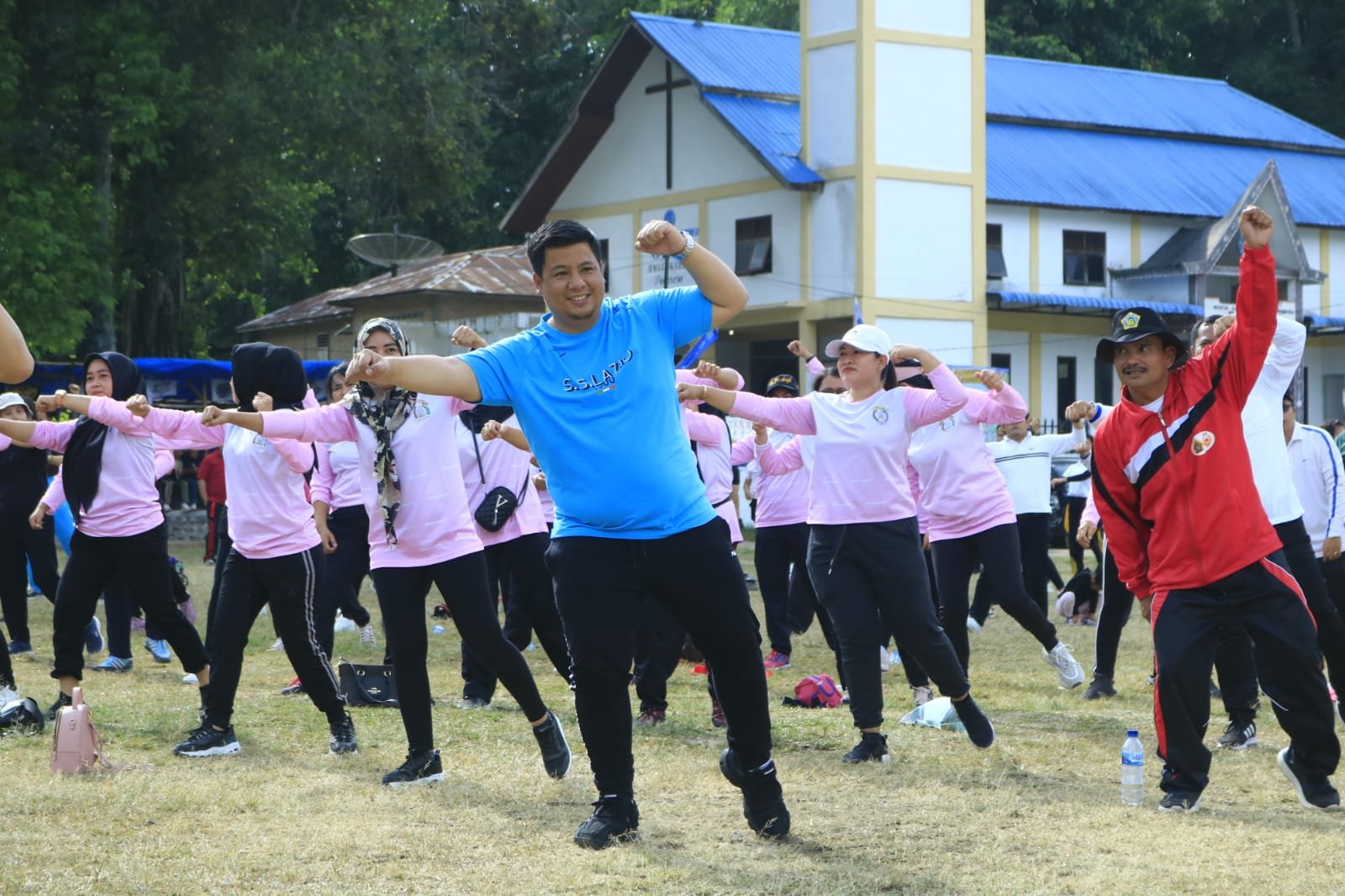 Bupati Samosir Ikuti Senam Bersama dan Dukung HUT ke-77 Bhayangkara