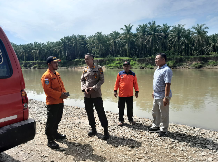 Siswa SMA Negeri 1 Wampu Hanyut di Sungai Wampu,Polisi Basarnas & BPBD Langkat Lakukan Pencarian