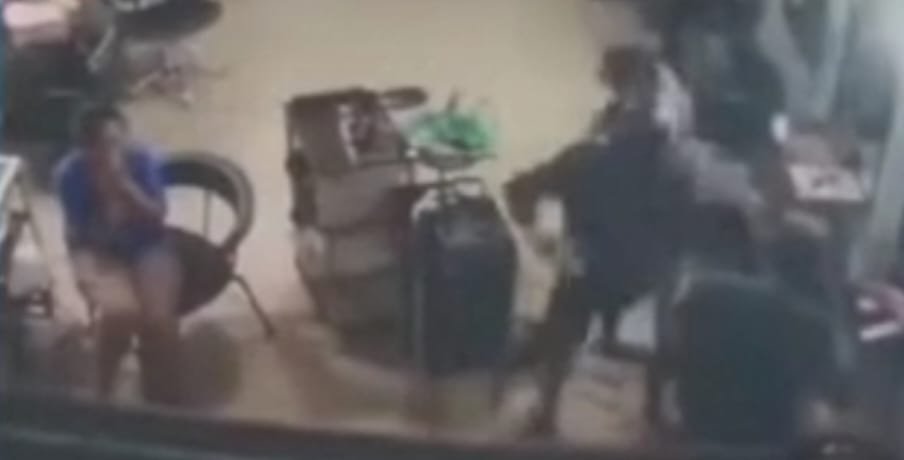 Perampok Bersenpi Satroni Salon di Jalan Flamboyan Raya