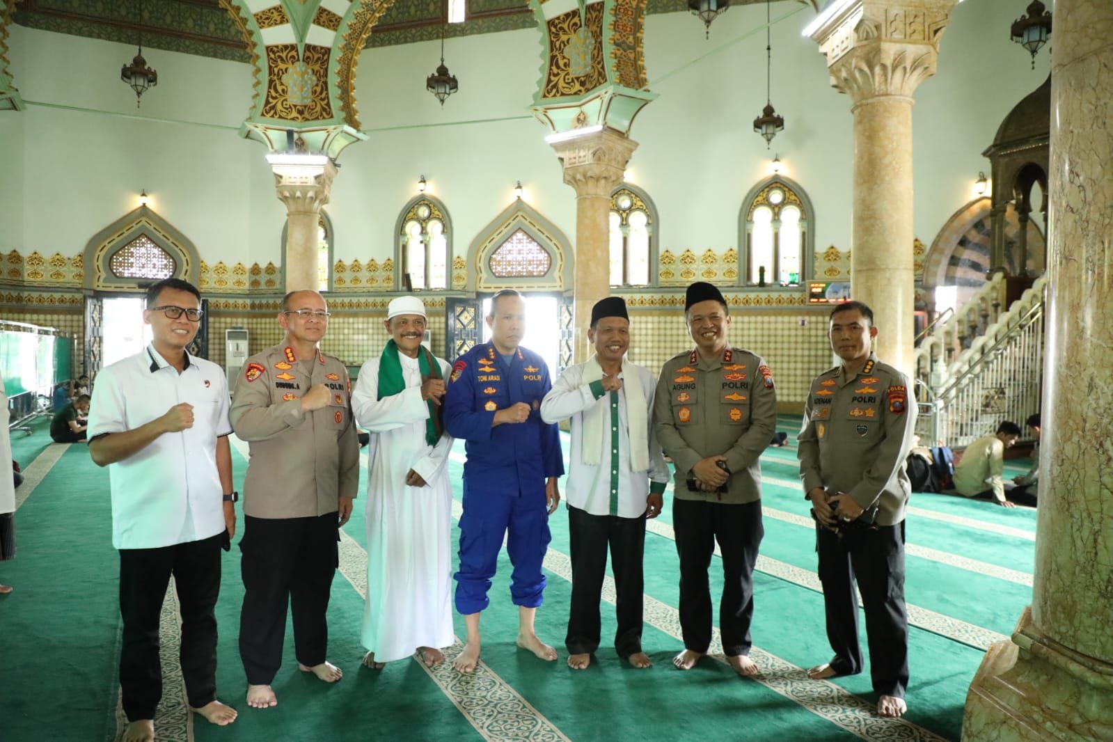 Tiba di Medan, Kapolda Sumut Irjen Agung Langsung Shalat di Mesjid Raya