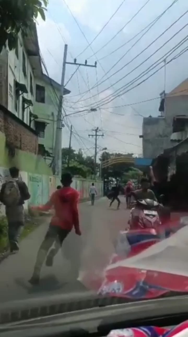 Tawuran Pelajar Pecah di Garu II, Kaca Rumah dan Mobil Warga  Pecah