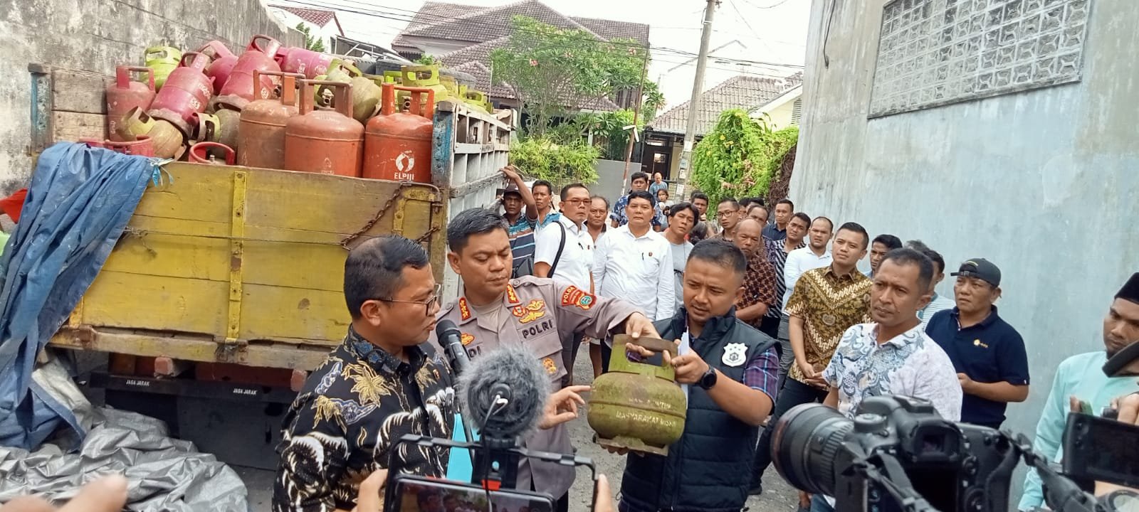Praktik Pengoplosan Gas Akibatkan Kelangkaan