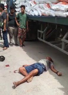 Diduga Gegara Rebutan Beras Dua Buruh TKBM Berkelahi di Atas Truk, Satu Tewas Terjatuh