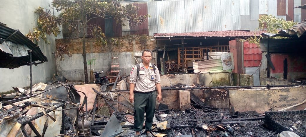 6 Rumah Semi Permanen di Panglima Denai Terbakar