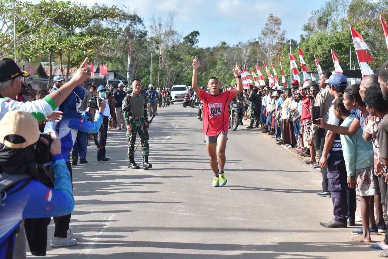 Prajurit Kebanggaan Tanah Karo Raih Gelar Juara Lari 10 K di Papua