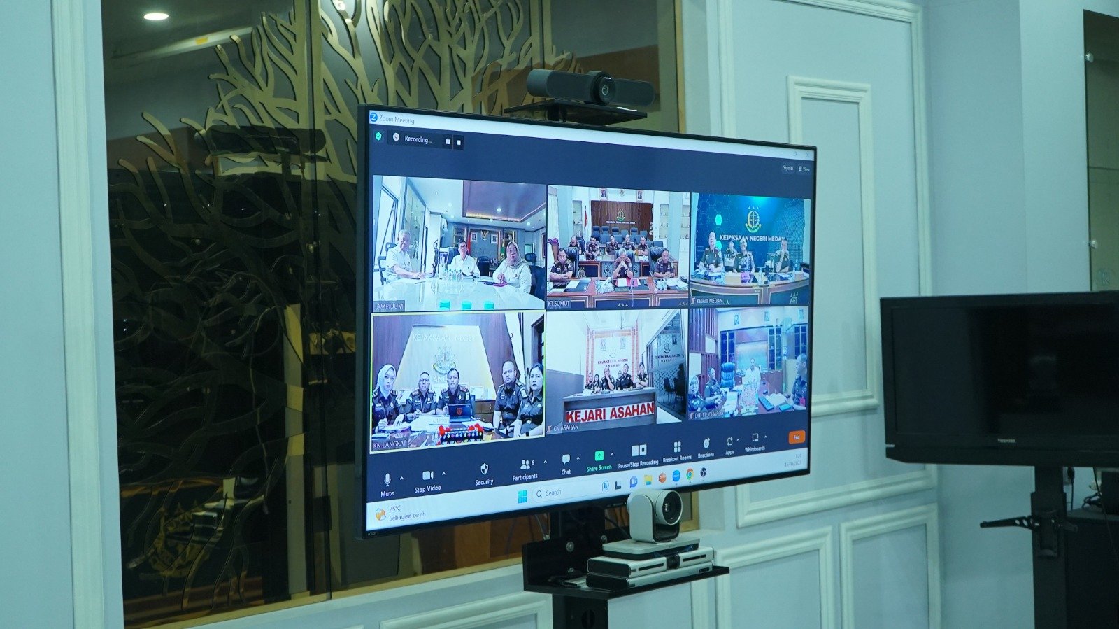 Jelang HUT ke-78 RI, Kejatisu Kembali Hentikan Penuntutan 3 Perkara Secara RJ