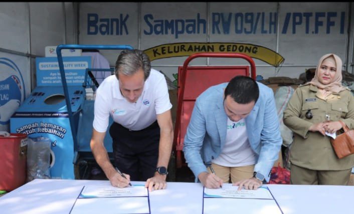 Frisian Flag Indonesia Gandeng Octopus Perkuat Program Pemilahan Sampah
