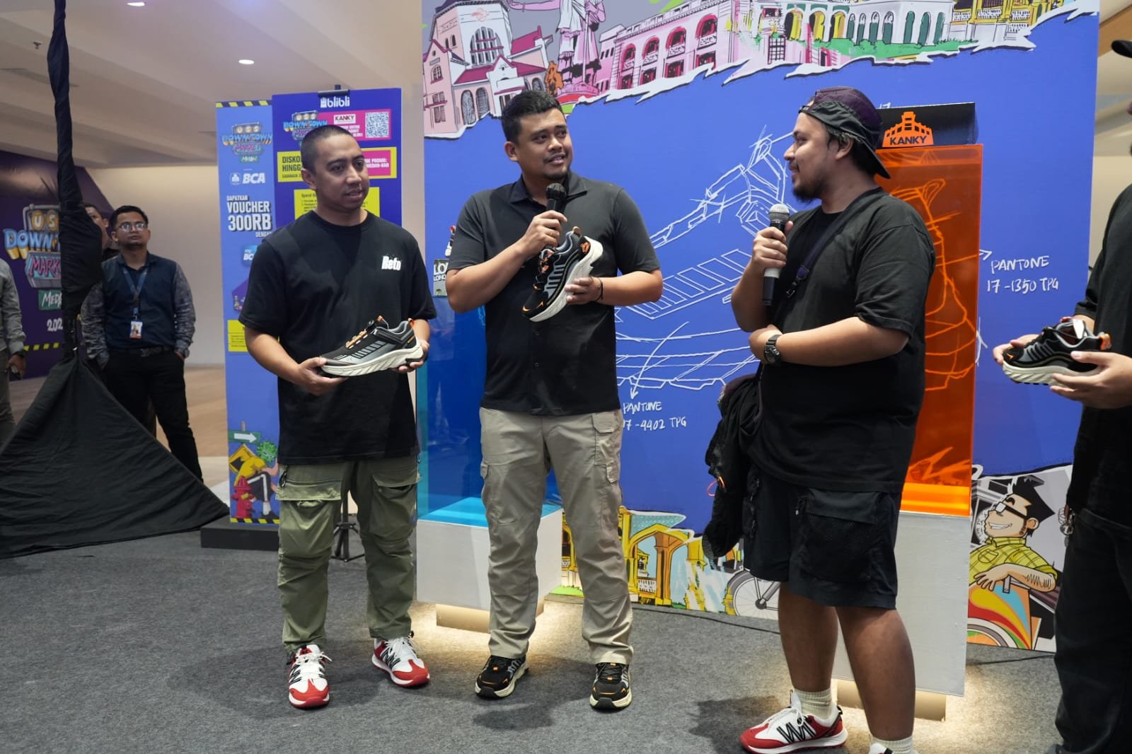 Wali Kota Medan Kolaborasikan Heritage Dengan Sepatu Sneakers