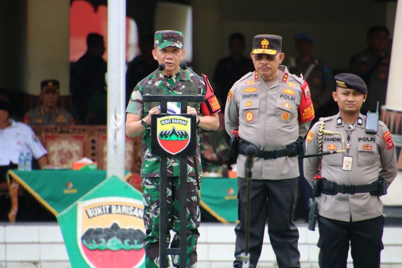 Pangdam I/BB Pimpin Apel Gelar Pasukan PAM VVIP Kunker RI-2 di Padang