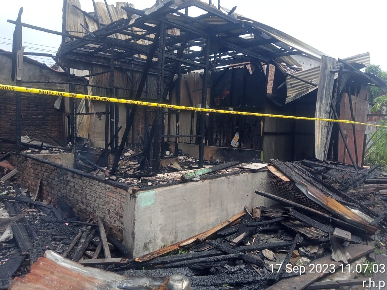 5 Rumah Semi Permanen di Belawan Terbakar