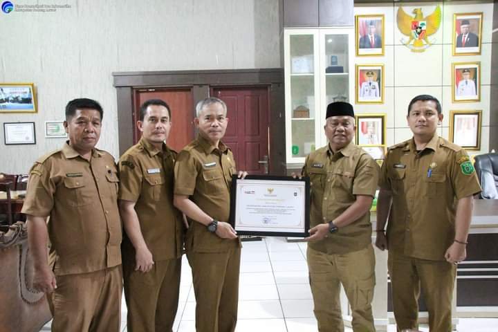 Sukseskan Gerakan Nasional 10 Juta Bendera Merah Putih, Pemkab Palas Terima Penghargaan Dari Kemendagri