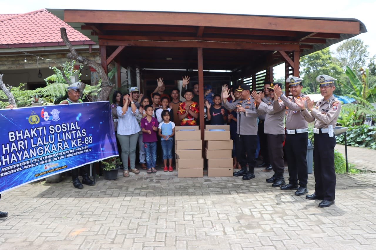 Sambut Hari Lalu Lintas Bhayangkara ke 68, Kapolres Tanah Karo Bersama Satuan Lalu Lintas Kunjungi Yayasan Sosial Pondok Pesantren dan Panti Asuhan