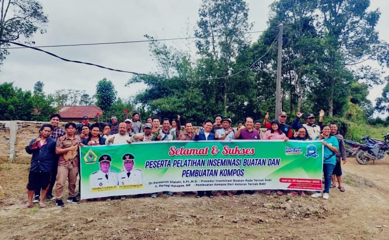 Pemkab Samosir Bersama LPPM Universitas HKBP Nommensen Gelar Inseminasi Ternak dan Pembuatan Kompos