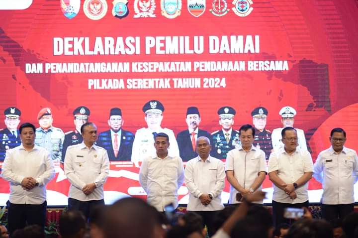 Plt. Bupati Palas drg. H. Ahmad Zarnawi Pasaribu, CHt, MM, M.Si, MH mengikuti Deklarasi Pemilu Damai dalam rangka mensukseskan pemilihan umum serentak. (Ist)