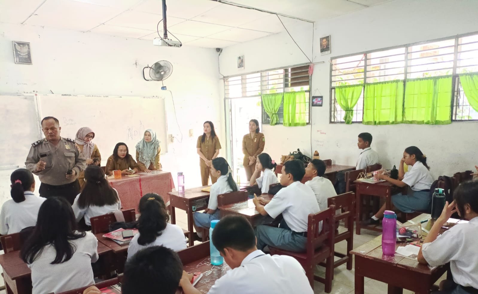 Polsek Tuntungan Berikan Penyuluhan Bahaya Narkoba di SMAN 17 Medan