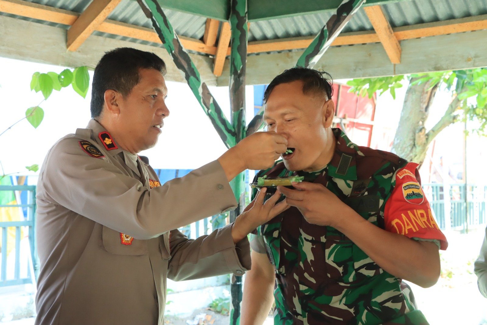 Polres Samosir Berikan Surprise HUT TNI Ke – 78