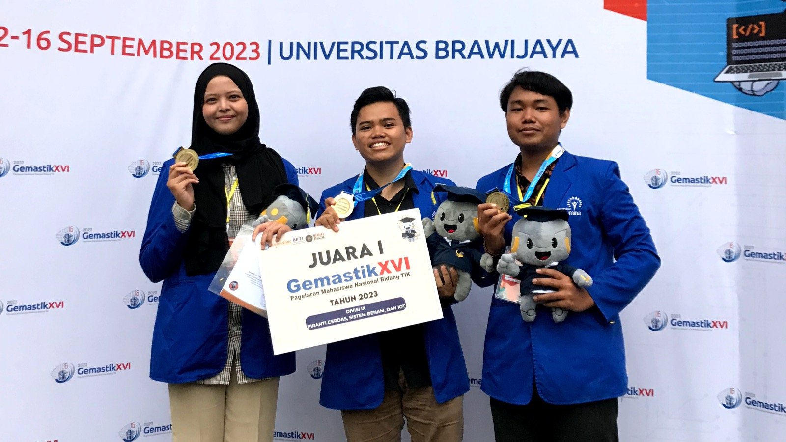3 Mahasiswa Teknik Elektro UPER Ciptakan RoadSense Sensor Jalan Rusak Akurat