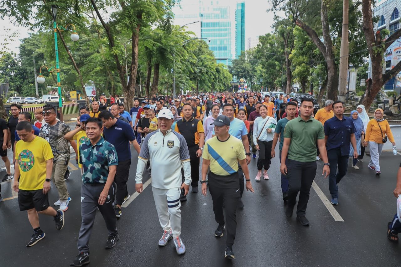 Pangdam I/BB Ikut Ramaikan Fun Walk Bersama Ribuan Warga Kota Medan