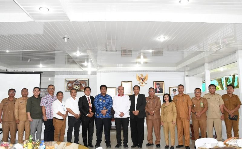 Bupati Samosir, Sambut Audiensi Ketua Yayasan RS HKBP Nainggolan