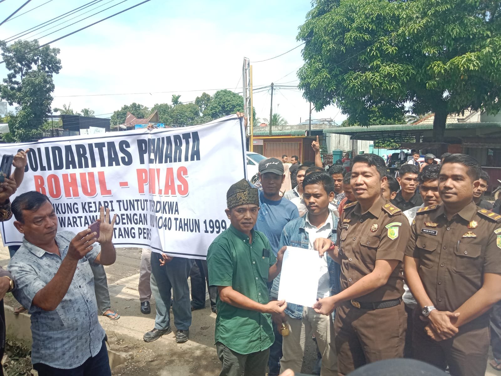 Solidaritas Pewarta Rohul-Palas Dukung Kejari Tuntut Terdakwa Penganiaya Wartawan