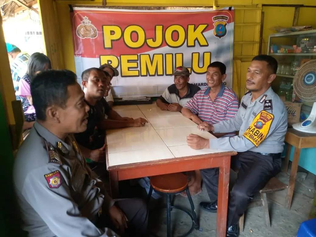 Pojok Pemilu Polsek Mardingding, Temui Lapisan Masyarakat Untuk Dukung Pemilu Damai 2024