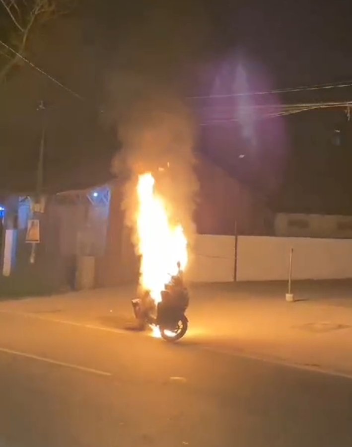 Motor Terduga Maling Dibakar Massa di Medan Tembung