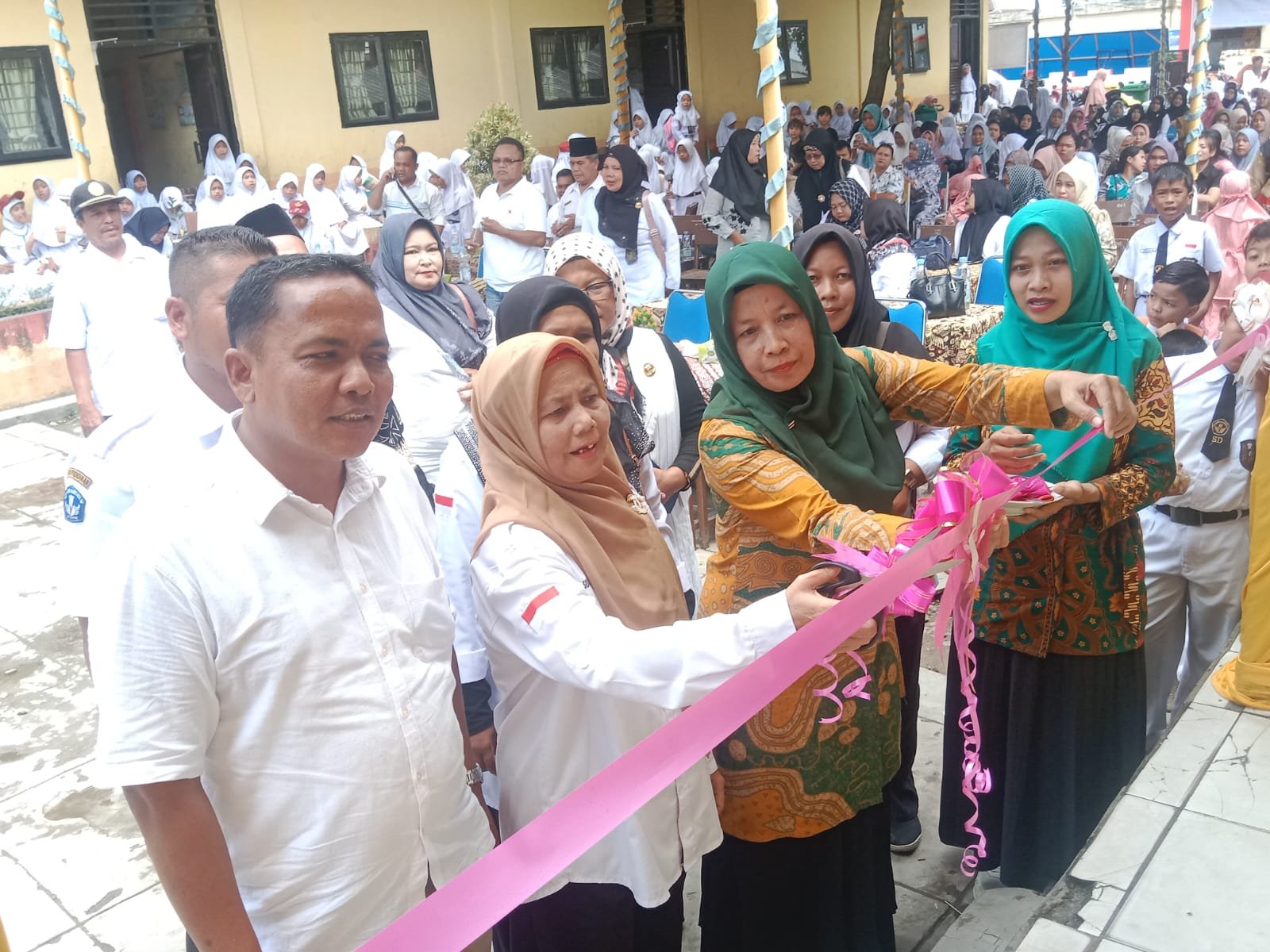 Kadisdikbud Palas Buka Semarak Karya P5 di SDN 0102 Sibuhuan