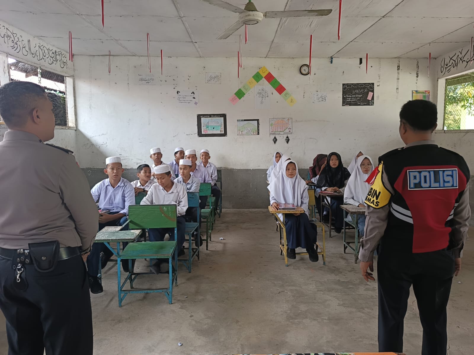 Polres Labusel Ajarkan Siswa Patuhi Aturan Lalulintas dan Hindari Narkoba