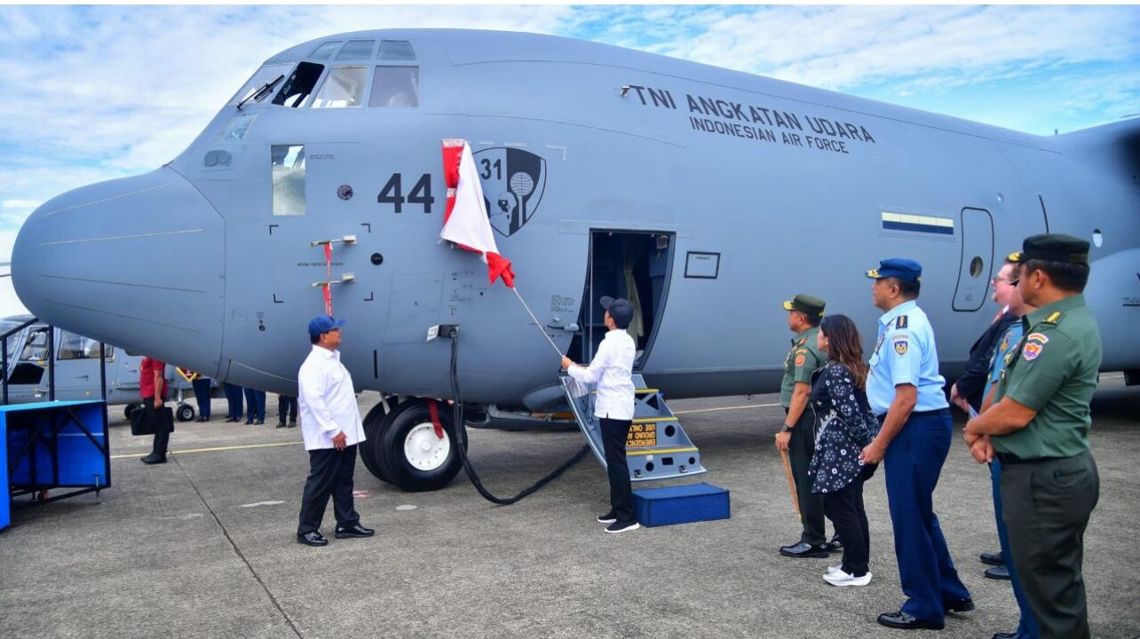 Presiden Jokowi Saksikan Penyerahan Pesawat Super Hercules dan Helikopter TNI AU