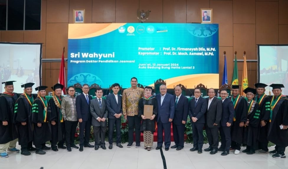 Menpora Dito Hadiri Ujian Terbuka Promosi Doktor Karo Perencanaan dan Keuangan Kemenpora