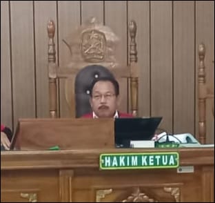 Hakim Nelson Panjaitan, Larang Wartawan Ambil Foto Sidang Korupsi  Mantan Sekda Nias