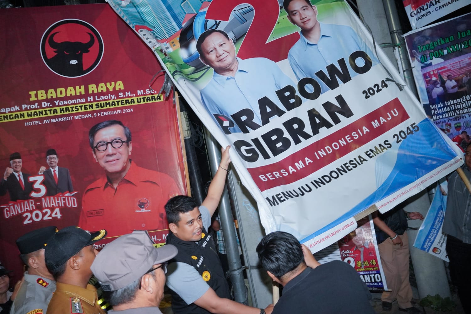 Masa Tenang Dimulai, Minggu Dini Hari Bobby Nasution Bersama KPU dan Bawaslu Medan Tertibkan Alat Peraga Kampanye
