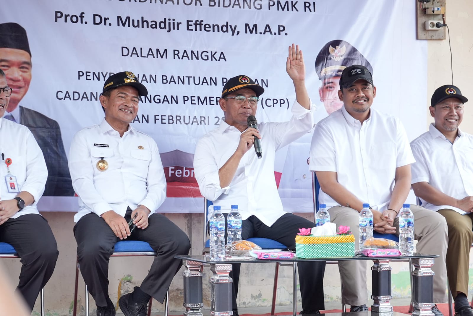 Warga Medan Bisa Berobat Gratis Pakai KTP, Menko PMK Puji Bobby Nasution