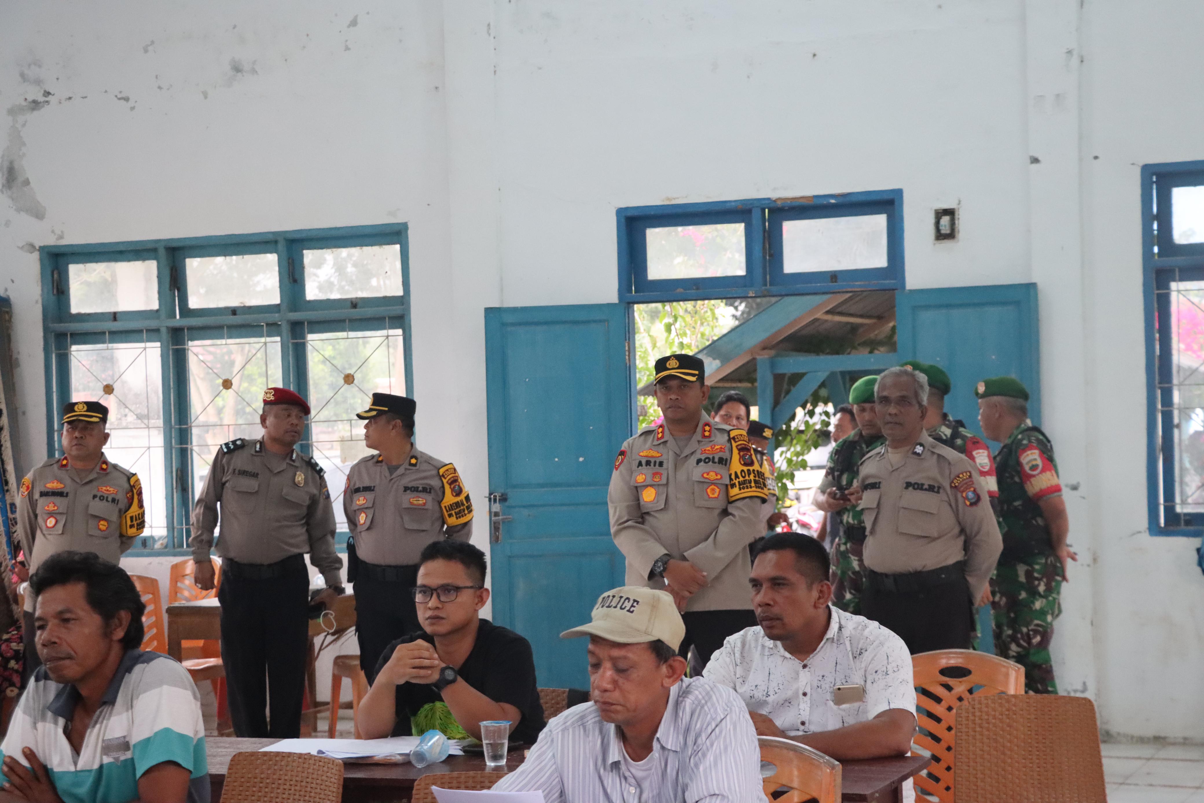 Kapolres Madina Pantau Rapat Pleno, Perhitungan Hasil Suara di Kantor PPK